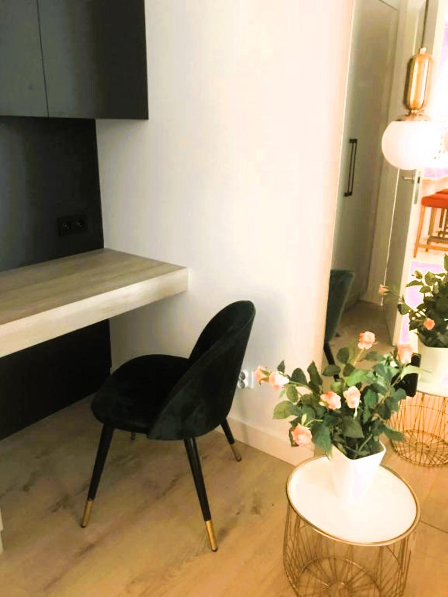 Bliska Wola Garaz Expo Apartment